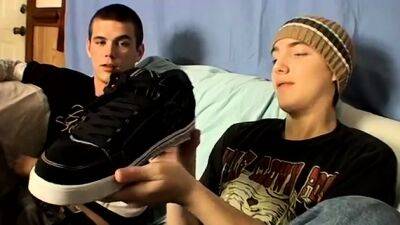 Lick young boy feet gay Foot Play Jack Off Boys - drtuber.com