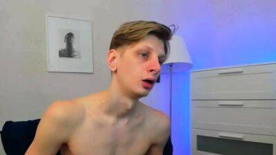 Amateur gay twinks solo masturbation action - drtuber.com